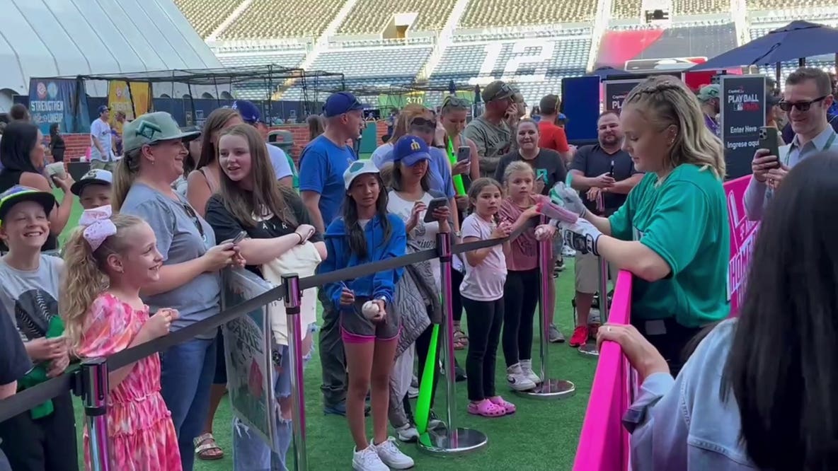 Joel McHale, Jojo Siwa, Zach Lavine headline MLB All-Star celebrity softball game
